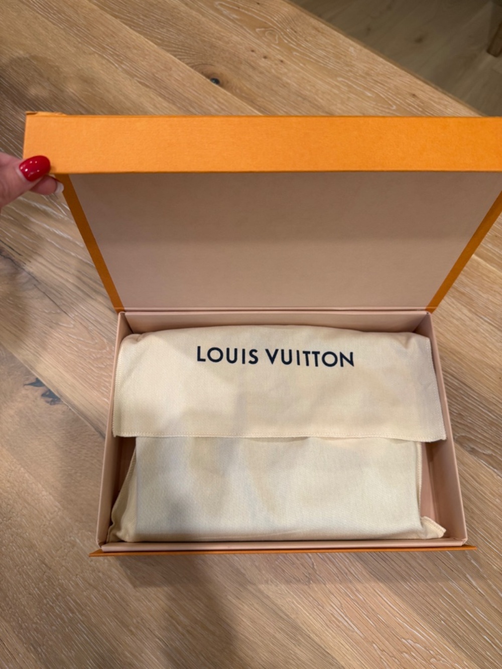 Louis Vuitton Large Ring Agenda Cover - Picture 7 of 8